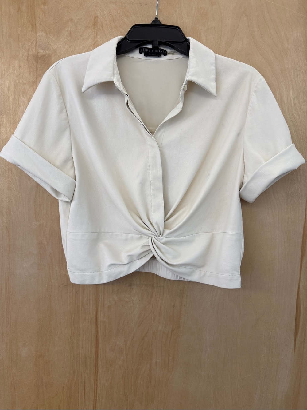 Alice + Olivia Leon Off White Vegan Leather Twist Front Crop Top - Picture 6 of 16